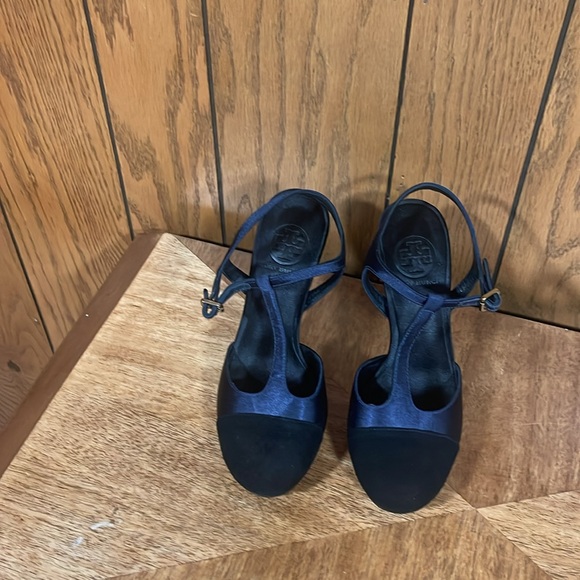 Tory Burch" Black Velvet & Navy Blue Satin T-Strap Heels - Picture 12 of 15
